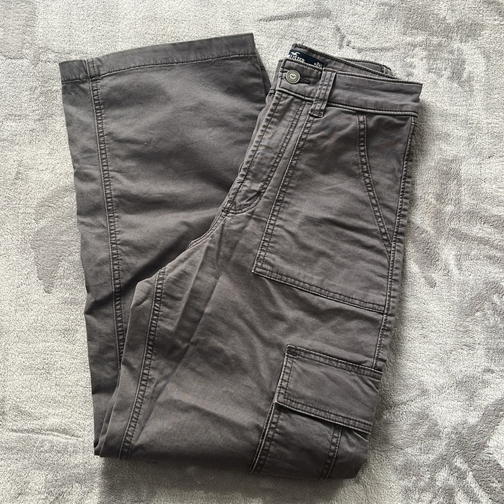 Hollister Ultra High Rise Baggy Cargo Pants